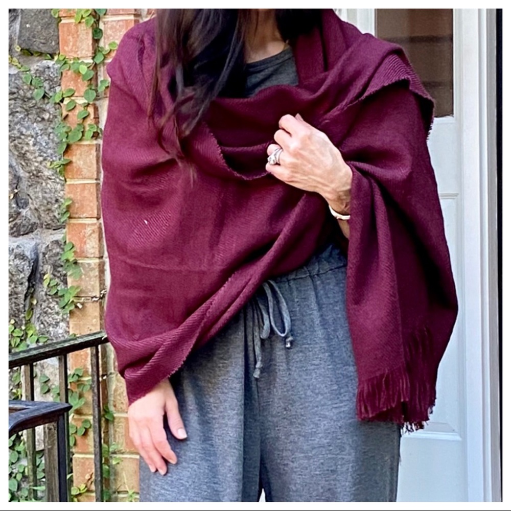 Cashmere Burgundy oversized Shawl/Scarf - Picture 7 of 7